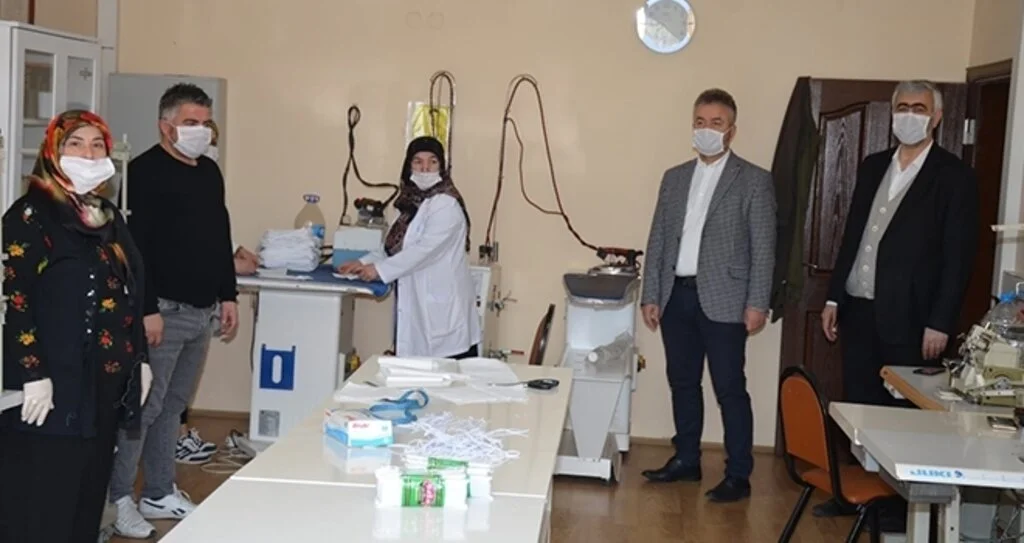 19 Mayıs Belediyesi Yıkanabilir Koruyucu Maske Üretiyor