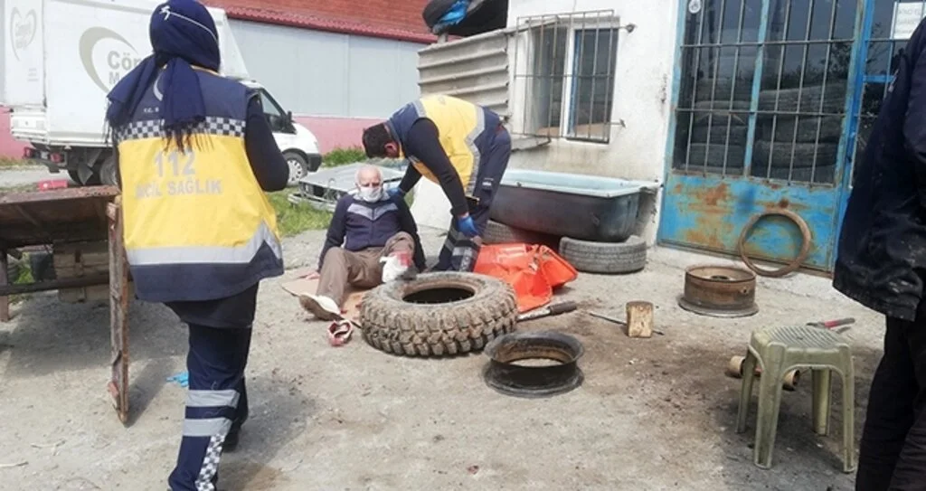 76 yaşındaki tamirci, lastik tamir ederken yaralandı