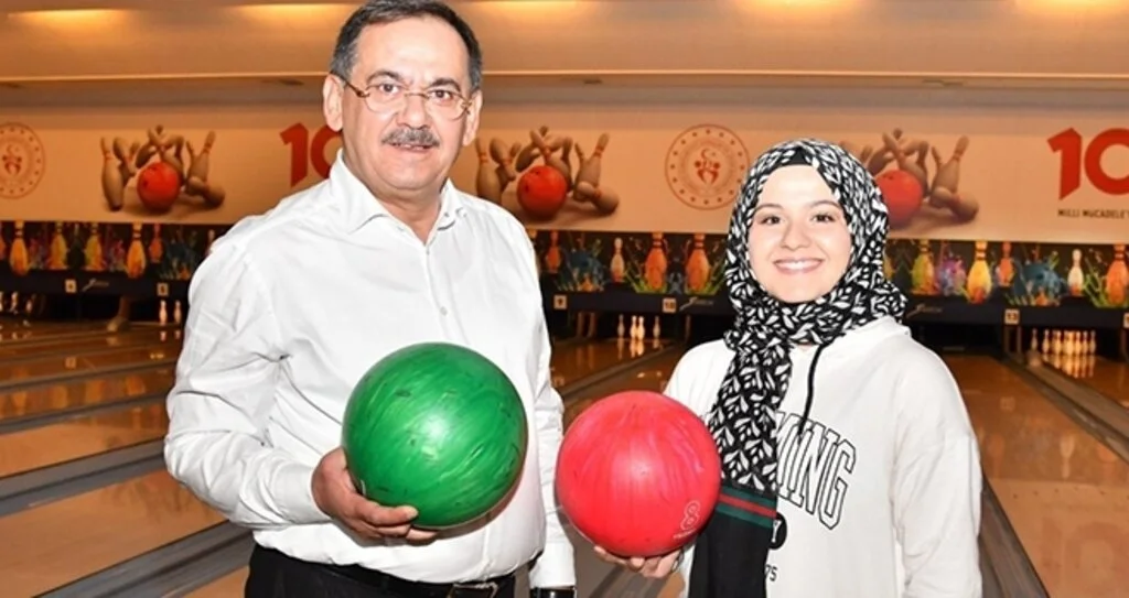 Başkan Demir’den okullar açılınca öğrencilere 'bowling' sözü
