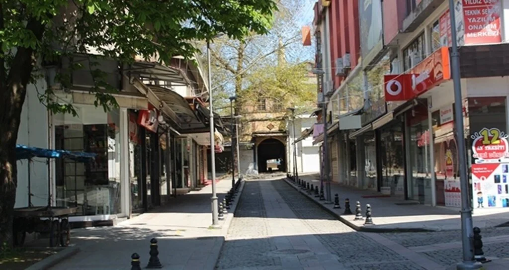 Çarşamba Sokakları Bomboş