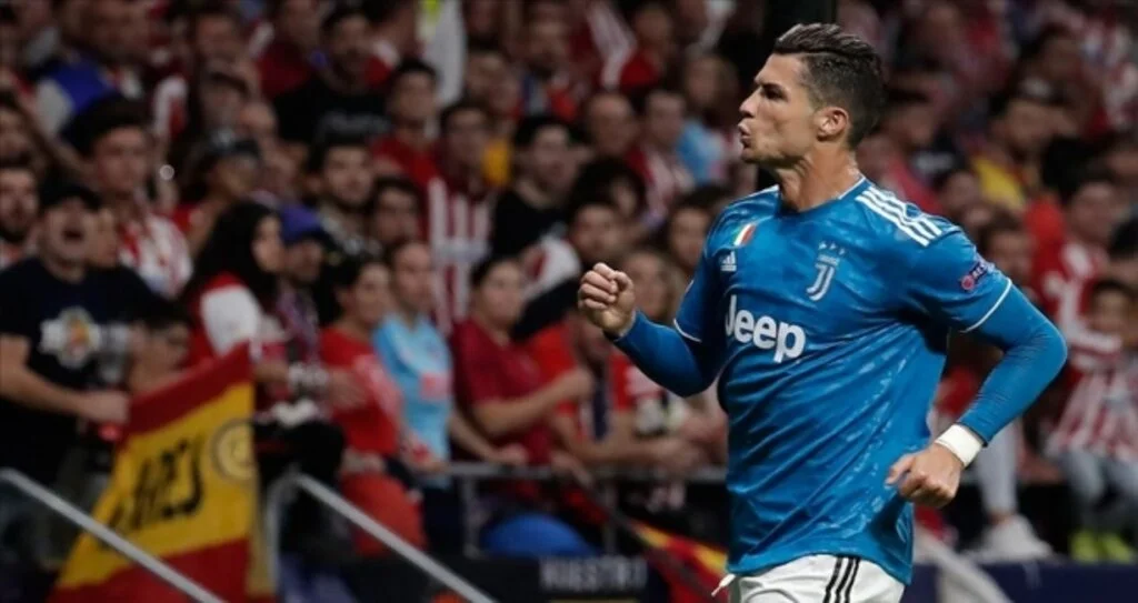Cristiano Ronaldo 1 milyar dolar kazanan ilk futbolcu olacak