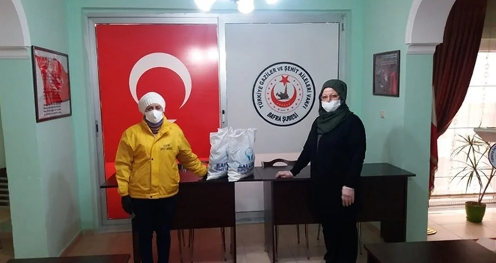 Dernekten maske desteği