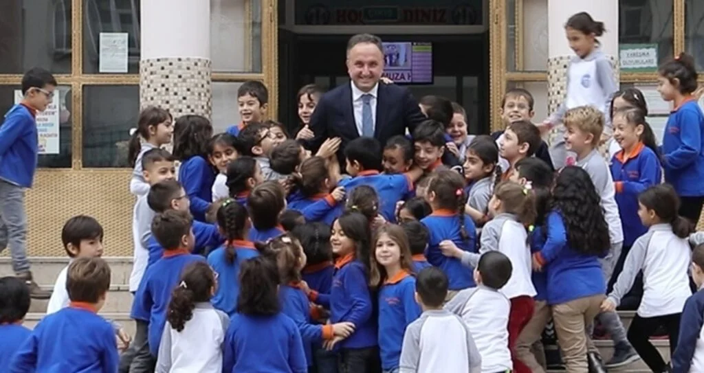 Esen: “23 Nisan’ı evlerimizde ve tüm medya olanaklarıyla milletçe kutlayacağız”