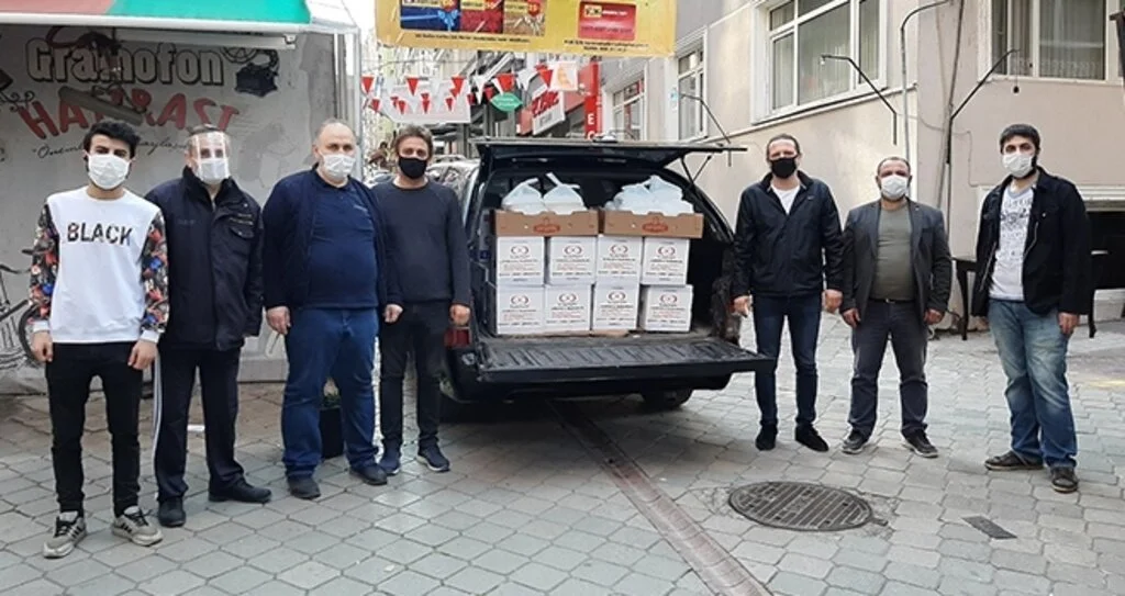 Genç Parti'den ihtiyaç sahiplerine yardım