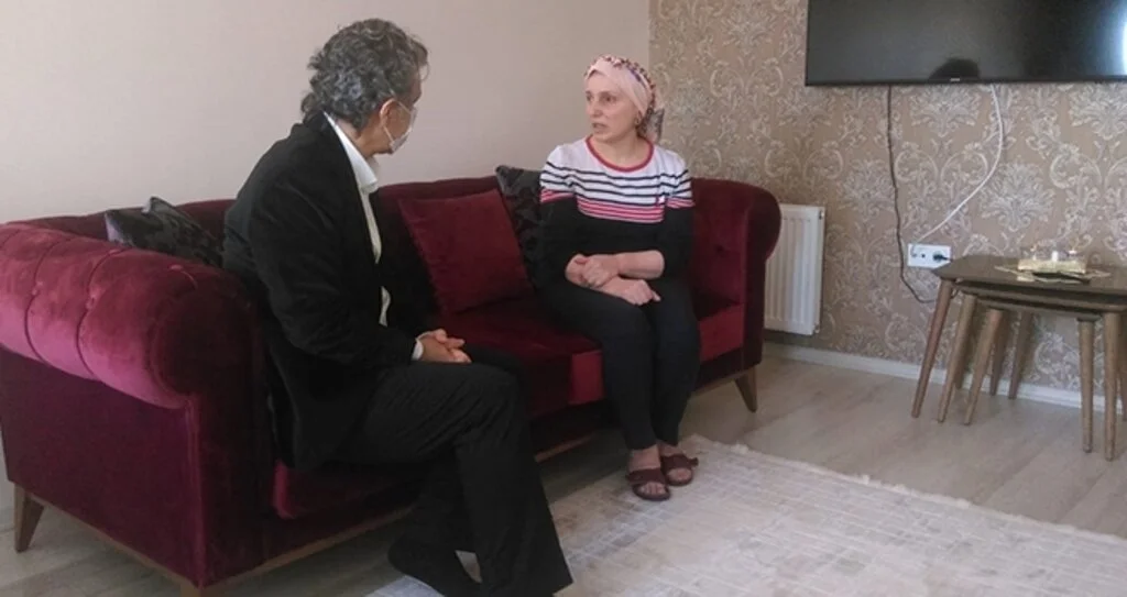 Görme Engelli Memur Maaşını Bağışladı