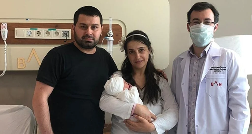 İki sezaryen üstüne normal doğum yaptı
