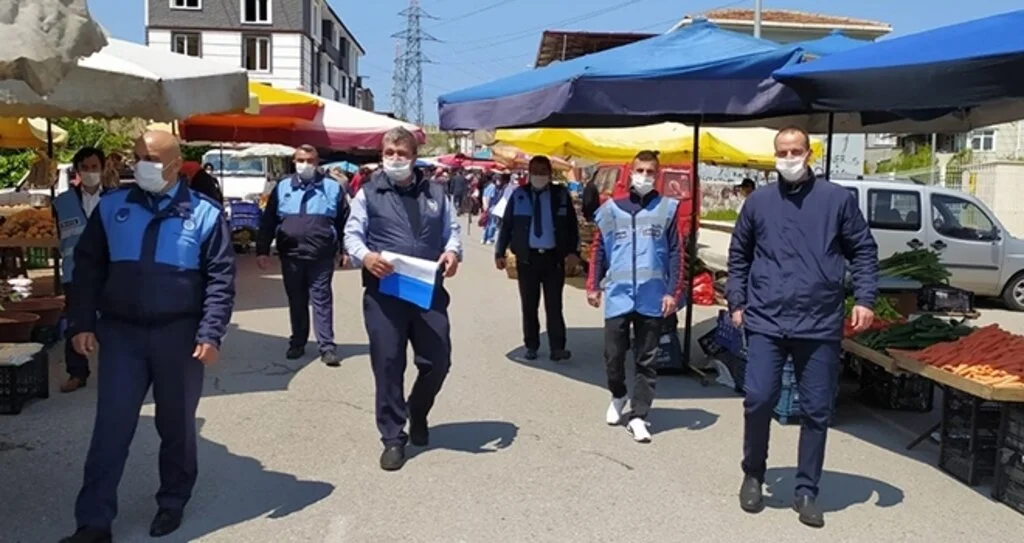 İlkadım Zabıtası Sokağa Çıkma Yasağı Öncesi Görev Başında