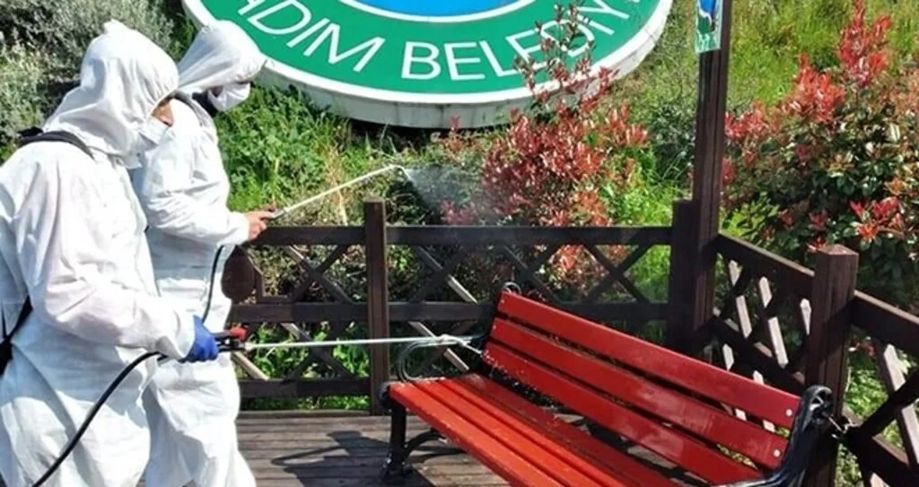 İlkadım’da köşe bucak temizlik devam ediyor
