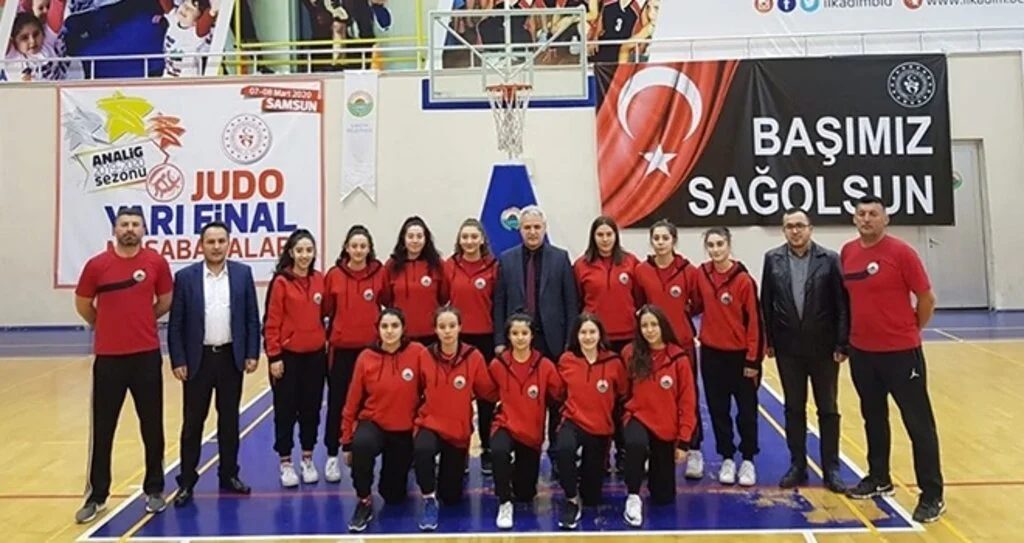 Namağlup Kızlar Formunu Koruyor