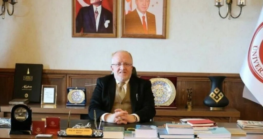 Rektör Aydın: “Türkiye inançla hareket eden insanların emekleriyle yükselmektedir”
