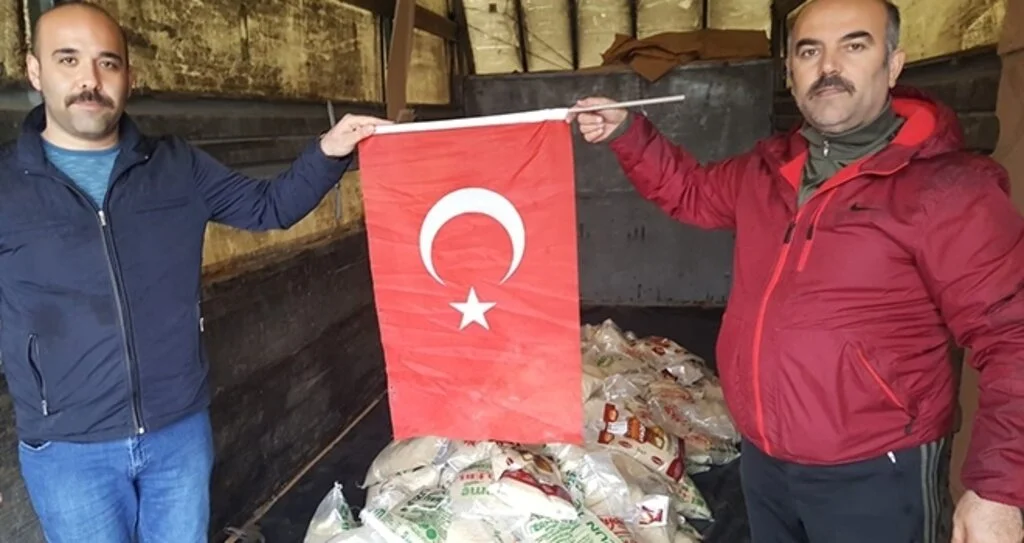 Türkmenlere gıda yardımı