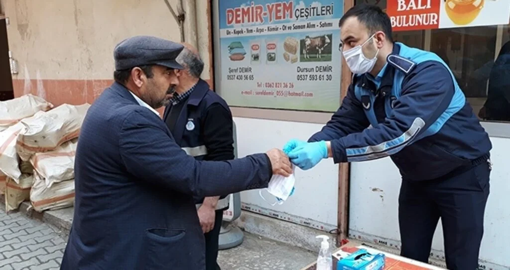 Vatandaşa Ücretsiz Maske ve Eldiven