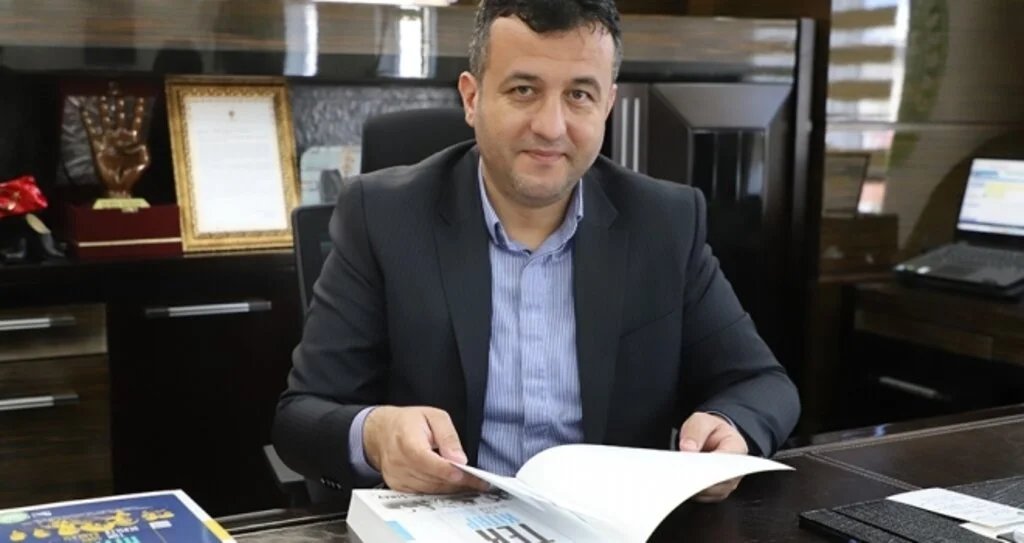 Başkan Doğan’ndan 555 öğrenciye soru bankası