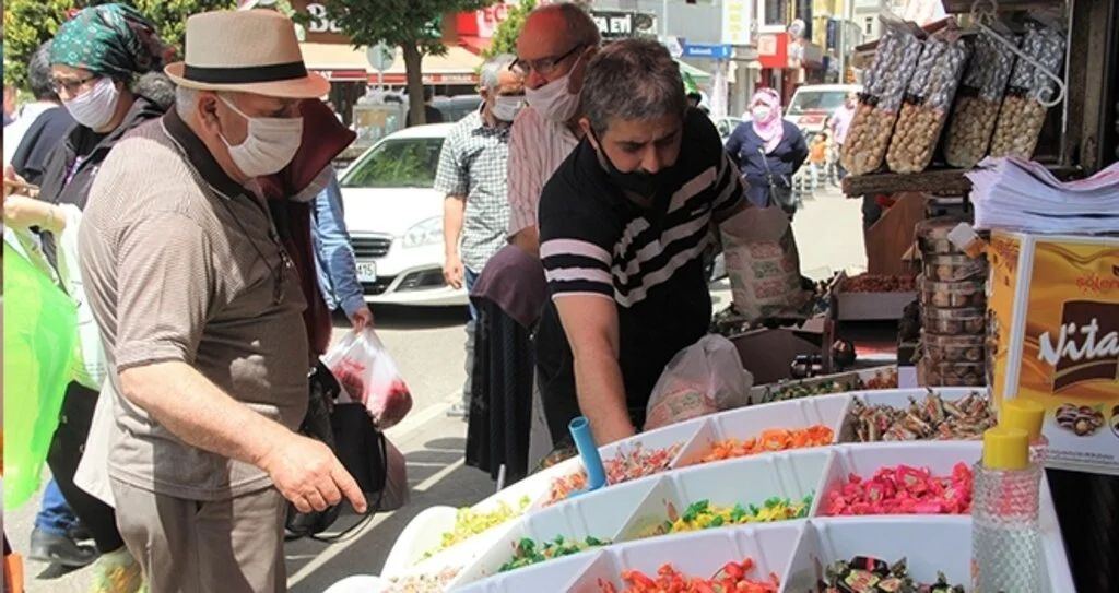 Bayram şekerleri tezgahlarda