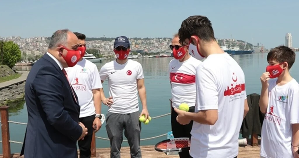 Bir Dakikalık Gösteri Maçı