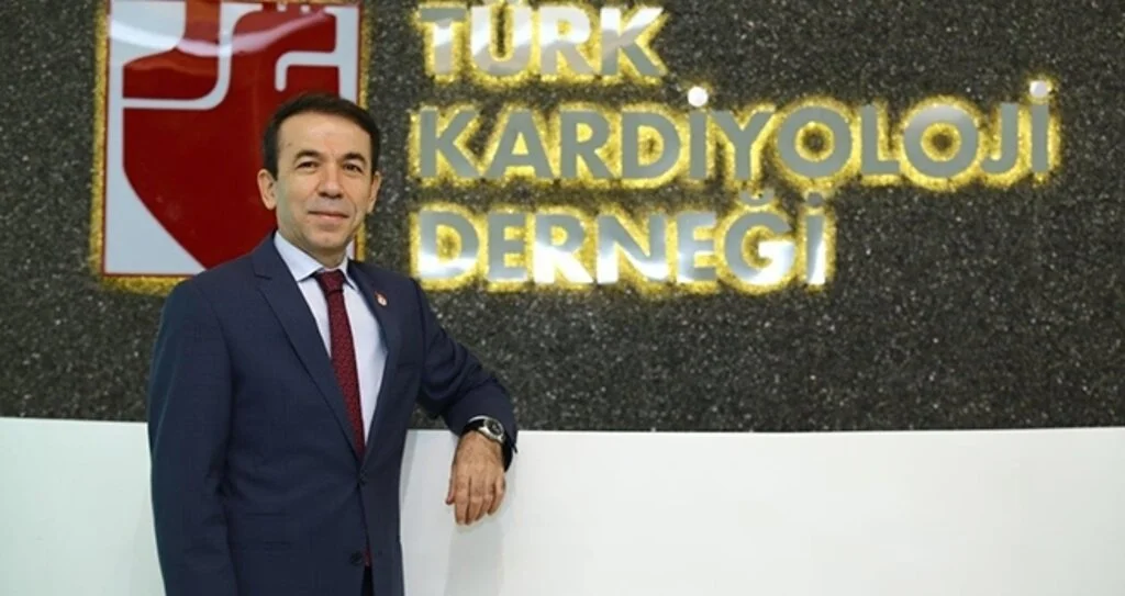COVID-19 döneminde kronik kalp hastalarına tedavinizi aksatmayın uyarısı