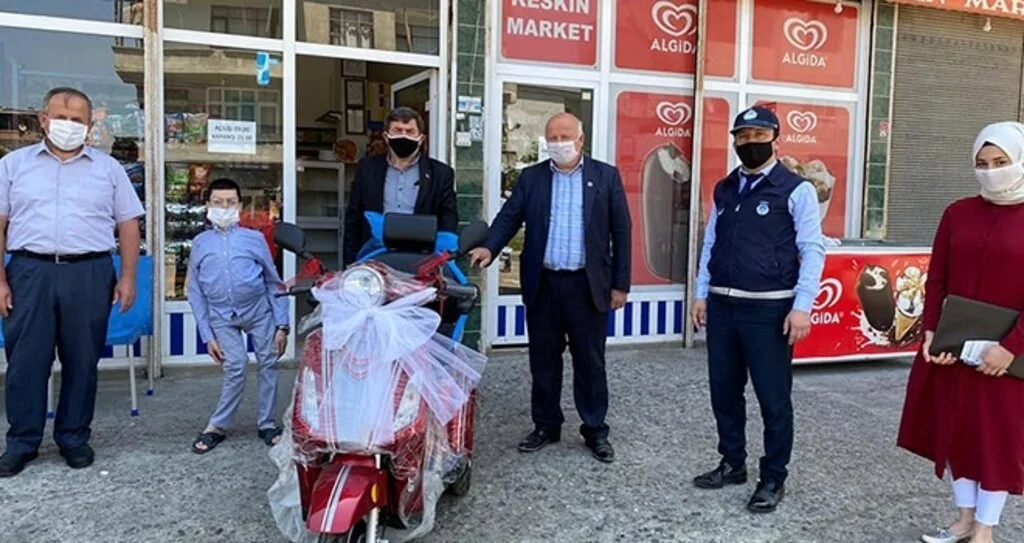 Engelliler Haftası’nda üç engelliyi sevindirdiler