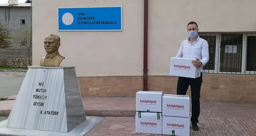 Köy Okullarına Kitap Yardımı Yapıldı