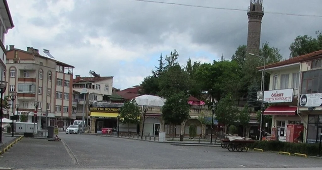 Ladik sokağa çıkma kısıtlamasında sessizliğe büründü