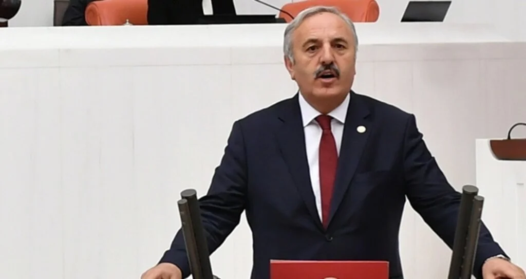 Milletvekili Yaşar: Mutluluk Bulaşıcıdır ve İlk Anneden Geçer