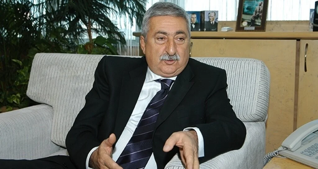 Palandöken: Bayramlıklar Vitrin, Raf ve Depolarda Bekliyor