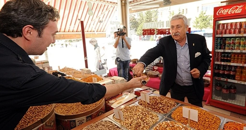 Palandöken: Hurma ve Kompostoluk Kuru Kayısı Satışı Düştü