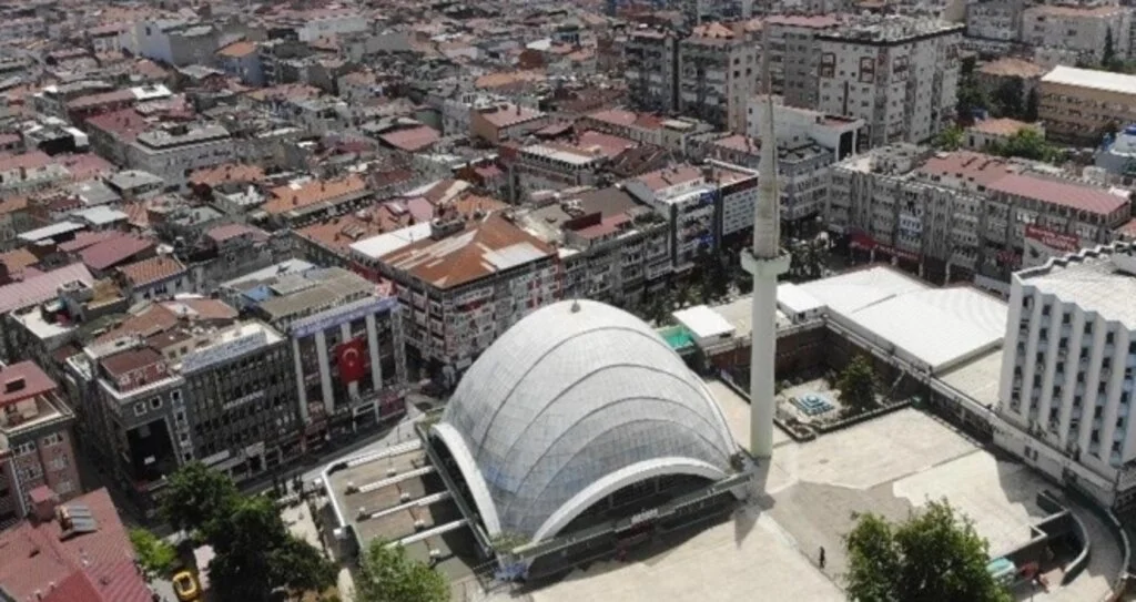 Ramazan'ın son cumasında da camiler mahzun