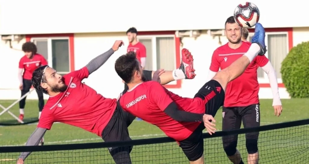 Samsunspor ayak tenisi oynadı