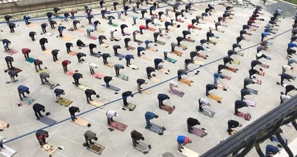 Tekkeköy’de tarihi alanda cuma namazı