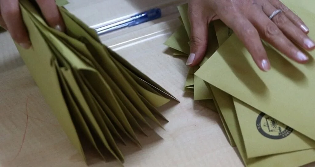 AK Parti harekete geçti! Seçim barajı düşüyor, vekil transferi son buluyor