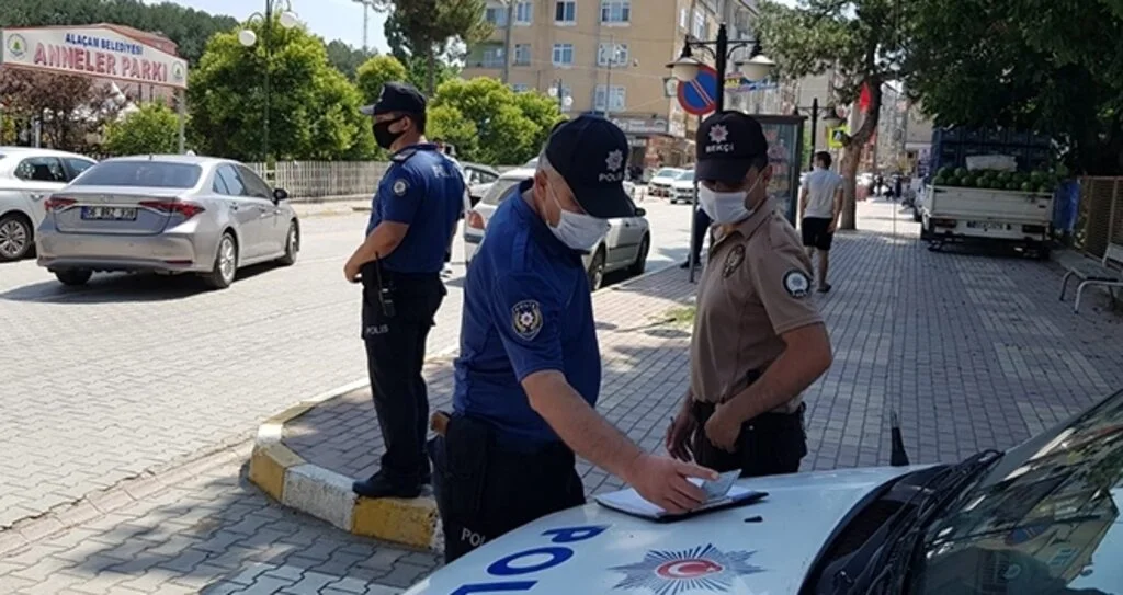 Alaçam polisinden maske uyarısı