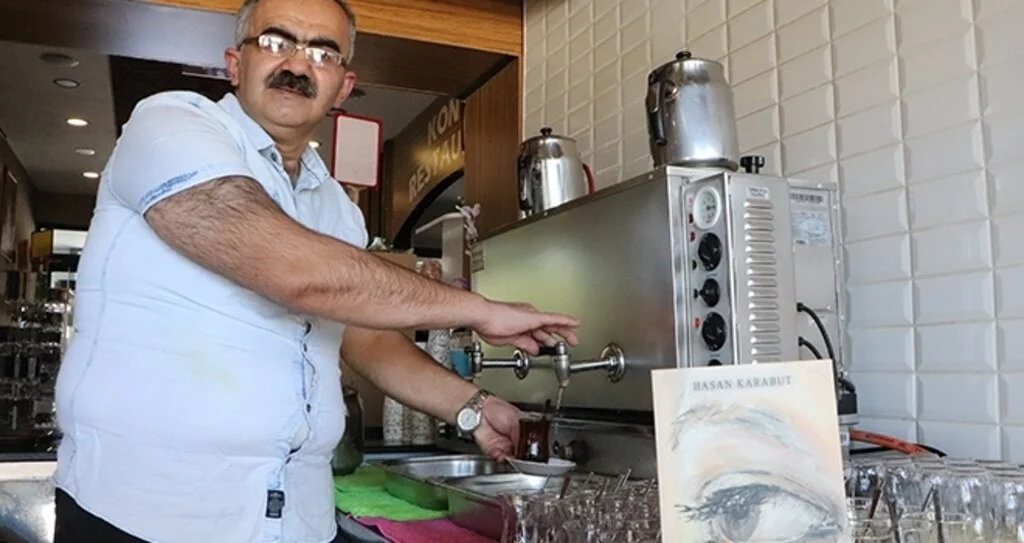 Aşık Mahzun-i Şerif'i rüyasında gördü, 162 şiirden oluşan kitap çıkardı