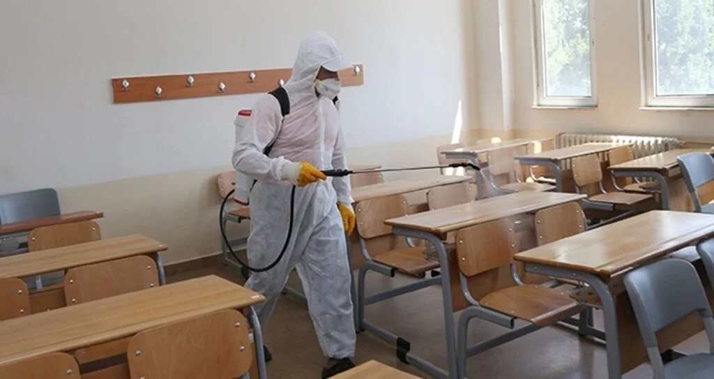 Atakum'da YKS öncesi okullar dezenfekte ediliyor