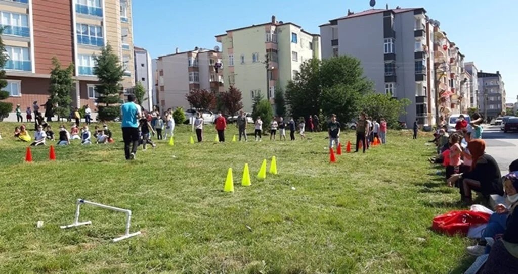 Bafra'da Çocuklar Hareketsiz Kalmıyor