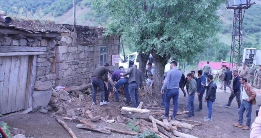 Bingöl'de 5,6 büyüklüğünde deprem meydana geldi