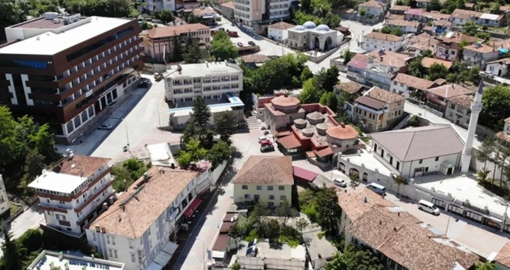 Bu ilçenin altı kaynıyor