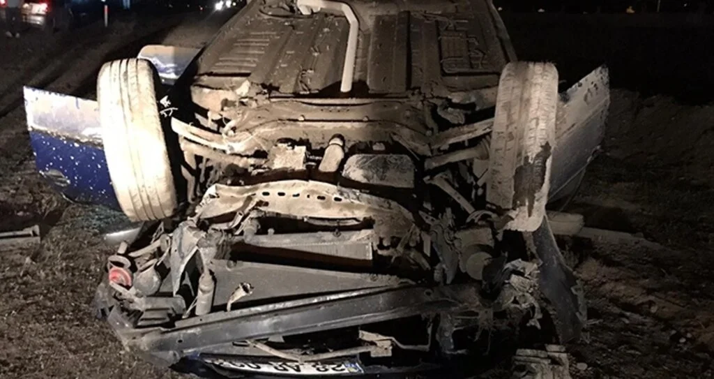 Çarşamba'da devrilen otomobilin sürücüsü yaralandı