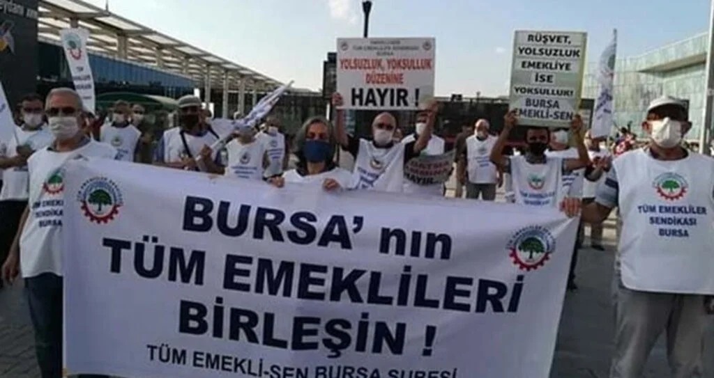 Emekliler ekmekle maske arasında kaldı