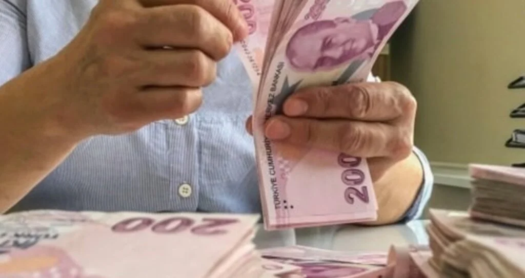 Emeklilere Faizsiz Kredi Müjdesi! Hangi Bankalara Kredi Veriyor
