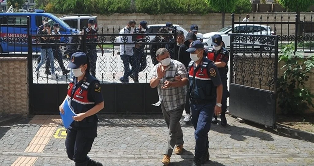 Jandarmanın örgüt operasyonunda gözaltına alınan 7 kişi adliyede