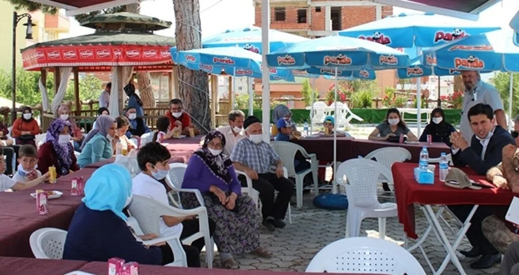 Kaymakam Şenay'dan Çocuklara tablet sözü 