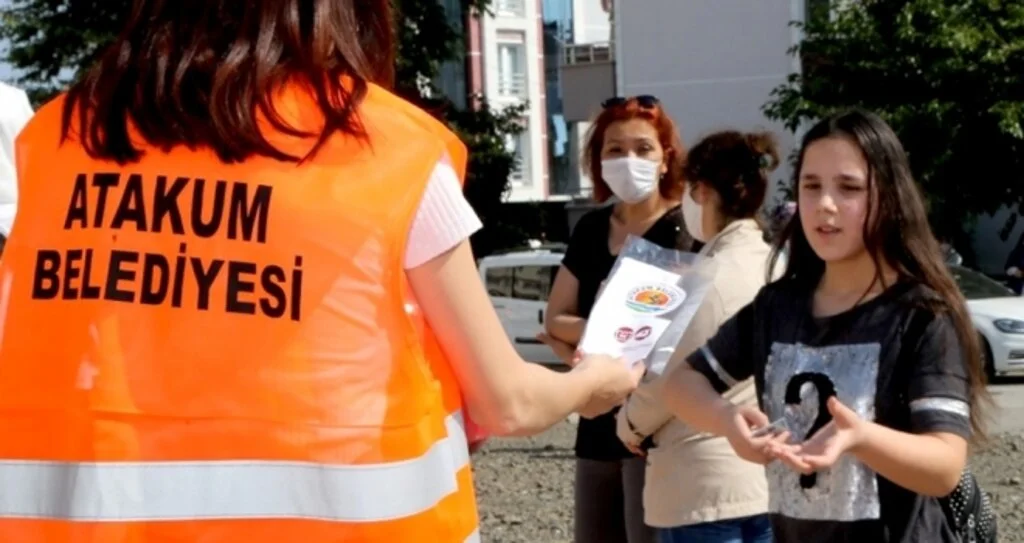LGS’ye giren gençlere Atakum Belediyesi’nden maske ve su desteği