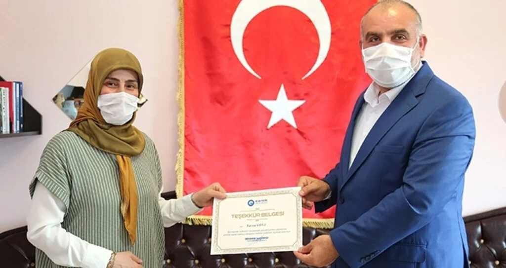 Maske üreten gönüllü personele ve usta öğreticilere teşekkür belgesi