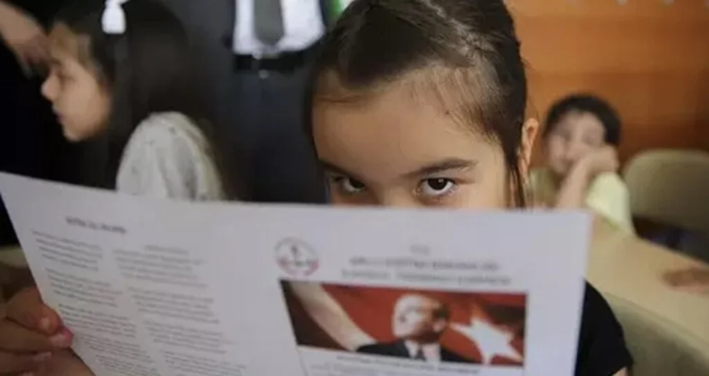 MEB'den yeni düzenleme! Karneler nasıl verilecek?