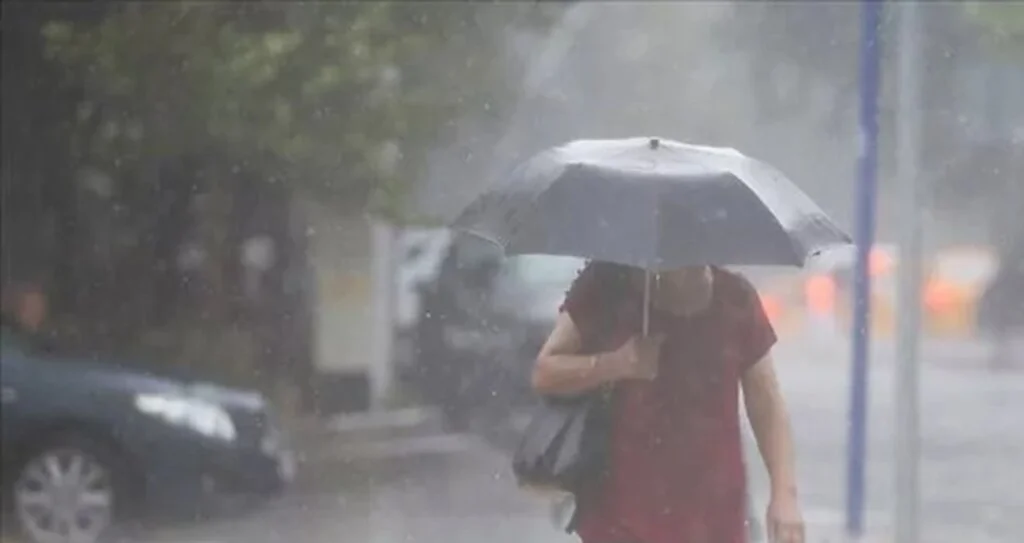 Meteoroloji'den 3 il için 'kuvvetli sağanak yağış' uyarısı
