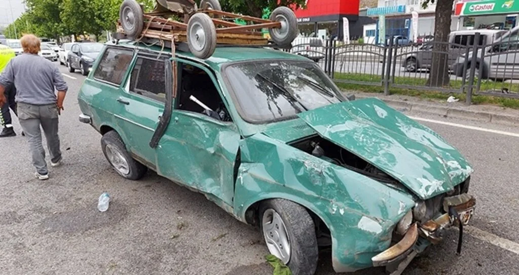 Otomobil ağaca çarptı: 1 yaralı