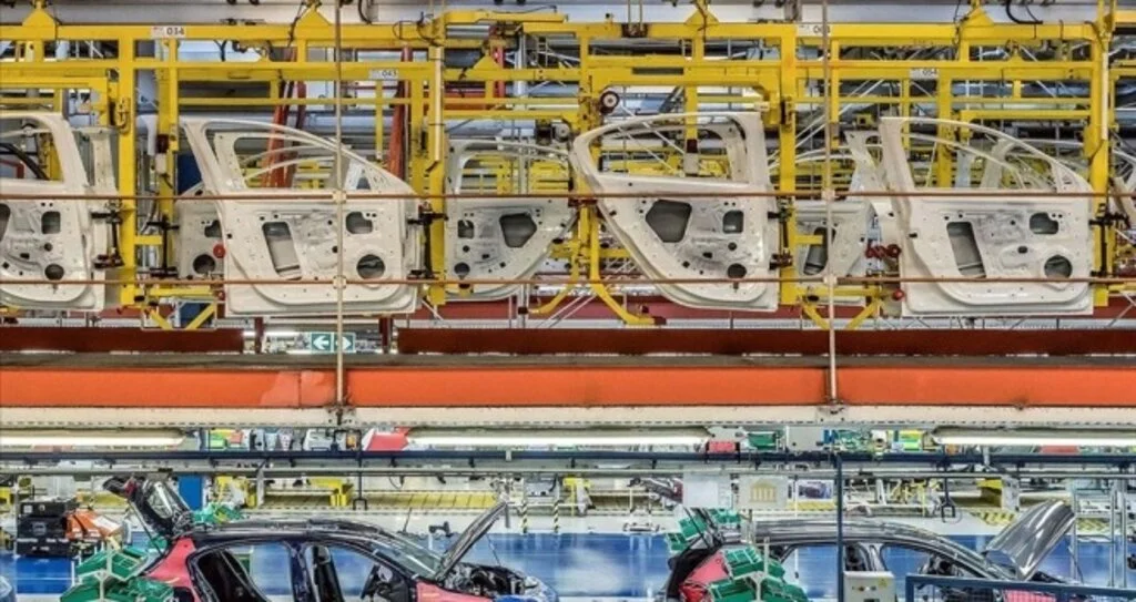 Otomotiv sanayi ihracatta liderlik koltuğunu bırakmıyor
