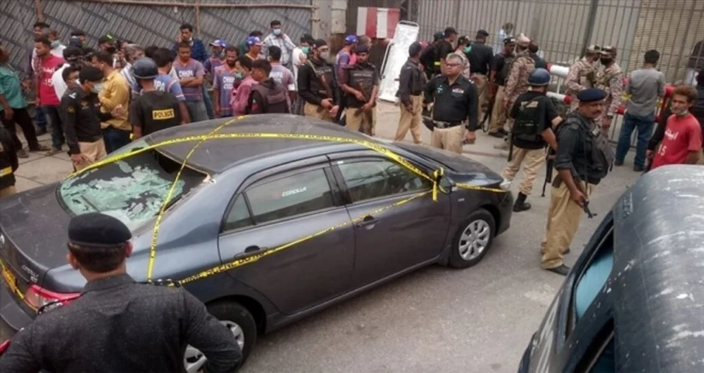 Pakistan'da silahlı saldırı: 4 saldırgan etkisiz hale getirildi, 5 kişi yaşamını yitirdi