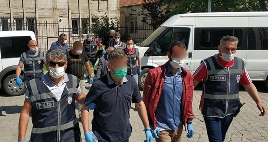 Samsun'da gözaltına alınan aranan şahıslar adliyeye sevk edildi