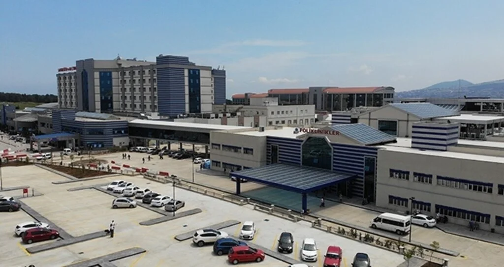 'Şehir hastanesi gibi poliklinik binası' hasta kabulüne başladı